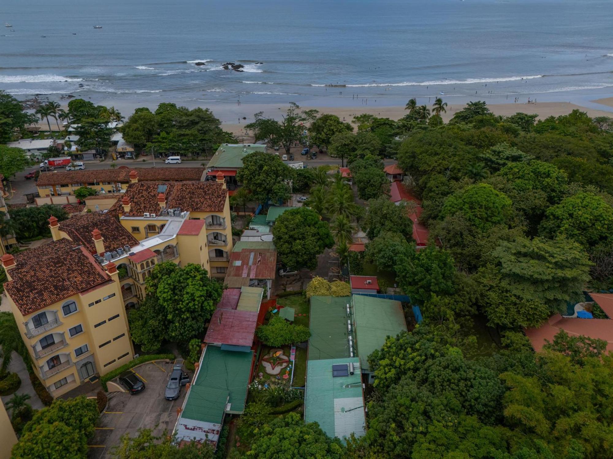 Hotel Marielos Tamarindo Exterior foto