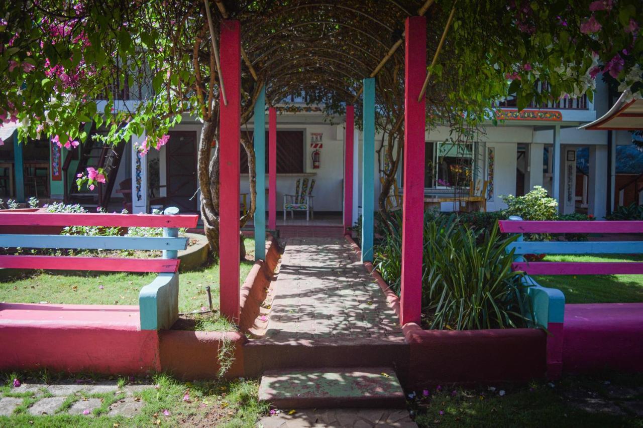 Hotel Marielos Tamarindo Exterior foto